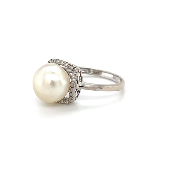ESTATE 18KW Gold Pearl Ring With Diamond Halo