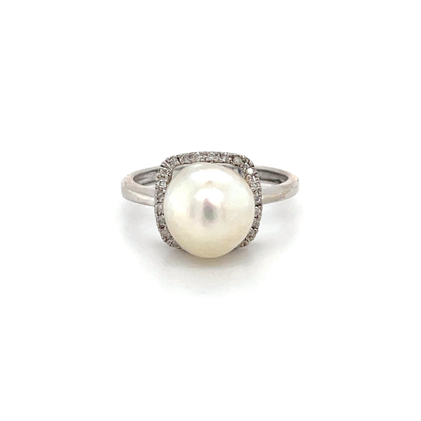 ESTATE 18KW Gold Pearl Ring With Diamond Halo