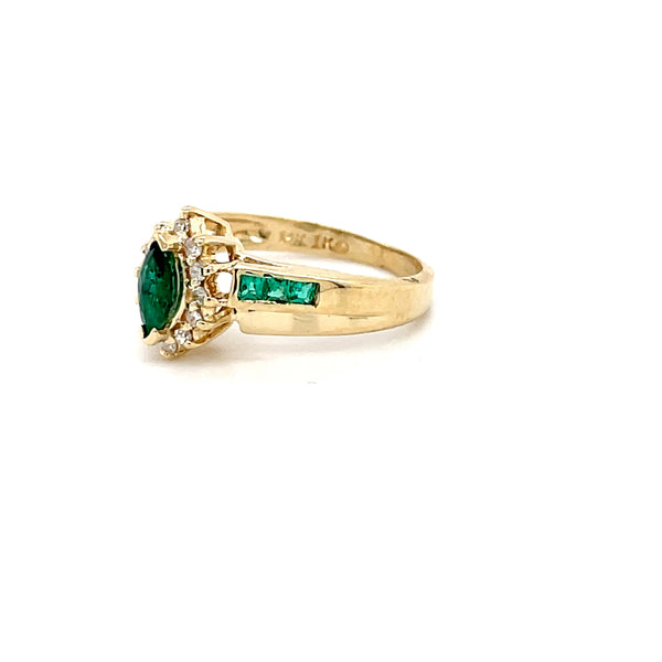 ESTATE 14K YELLOW GOLD EMERALD AND DIAMOND RING 