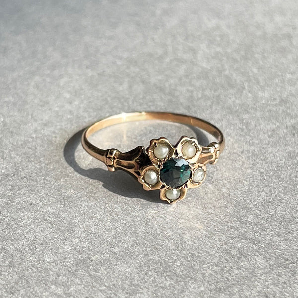 Estat 10K Yellow Gold Victorian-Style Ring with Teal Composite Gemstone & Imitation Seed Pearl