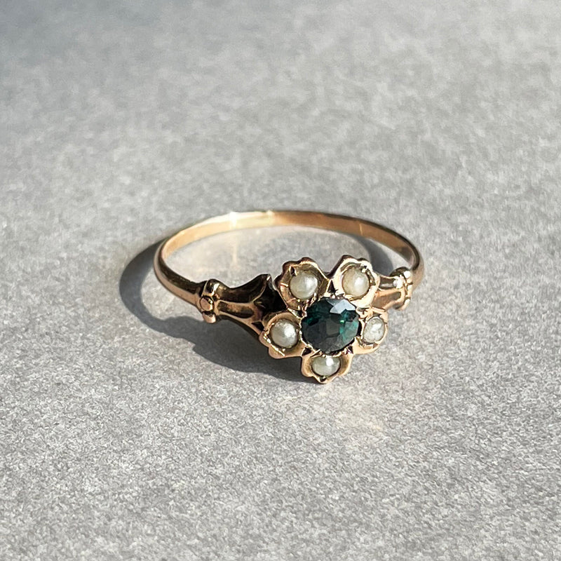 Estat 10K Yellow Gold Victorian-Style Ring with Teal Composite Gemstone & Imitation Seed Pearl