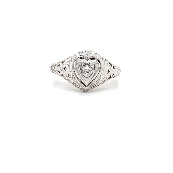 ESTATE 18K WHITE GOLD FILIGREE RING WITH HEART SHAPED CENTER