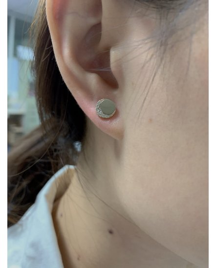 14ky Gold Crecent Moon Diamond Circle Earrings