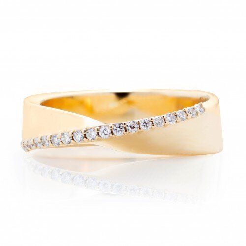 14K Yellow Gold .14ct tw Diamond Ribbon Style Band
