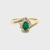 ESTATE 14K YELLOW GOLD DIAMOND AND PEAR-SHAPED EMERALD RING