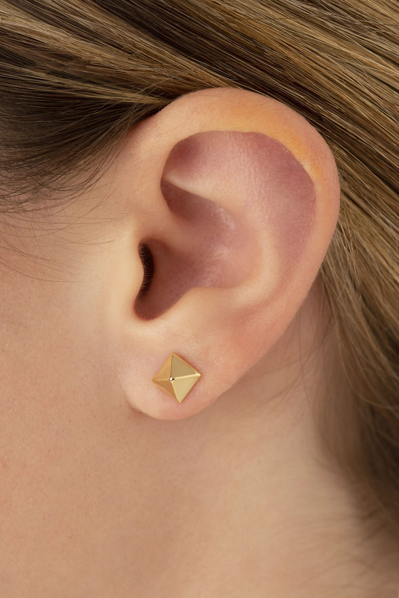 14ky Gold Pyramid Stud Earrings